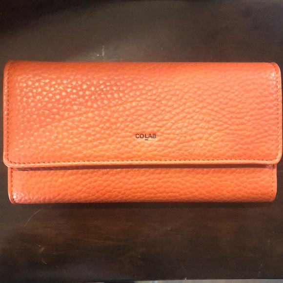 NWT Tri-Fold vegan leather Wallet - Picture 5 of 5
